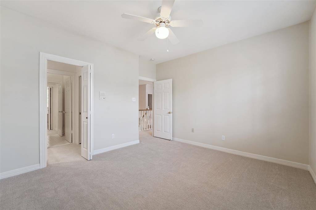 Secondary bedroom with shared jack & jill bath