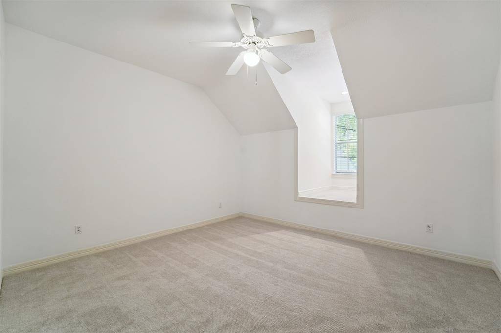 Secondary bedroom with shared jack & jill bath