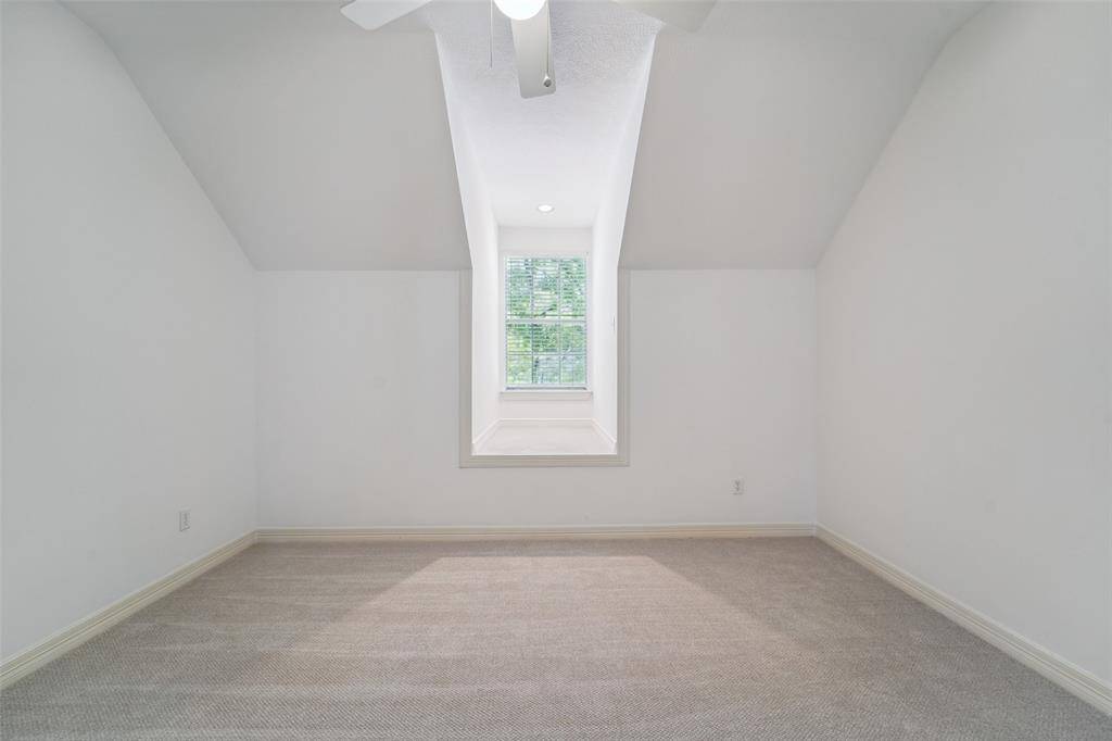 Secondary bedroom with shared jack & jill bath