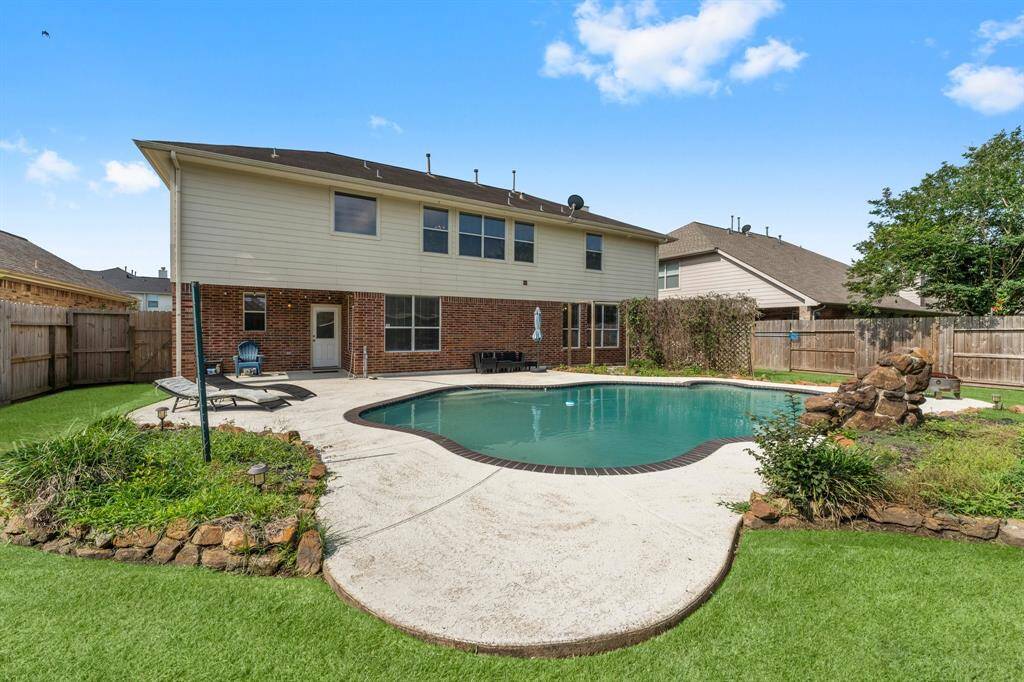 Plenty of room for flower beds and gardens