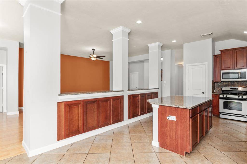 Kitchen - Opens to the family room and breakfast area