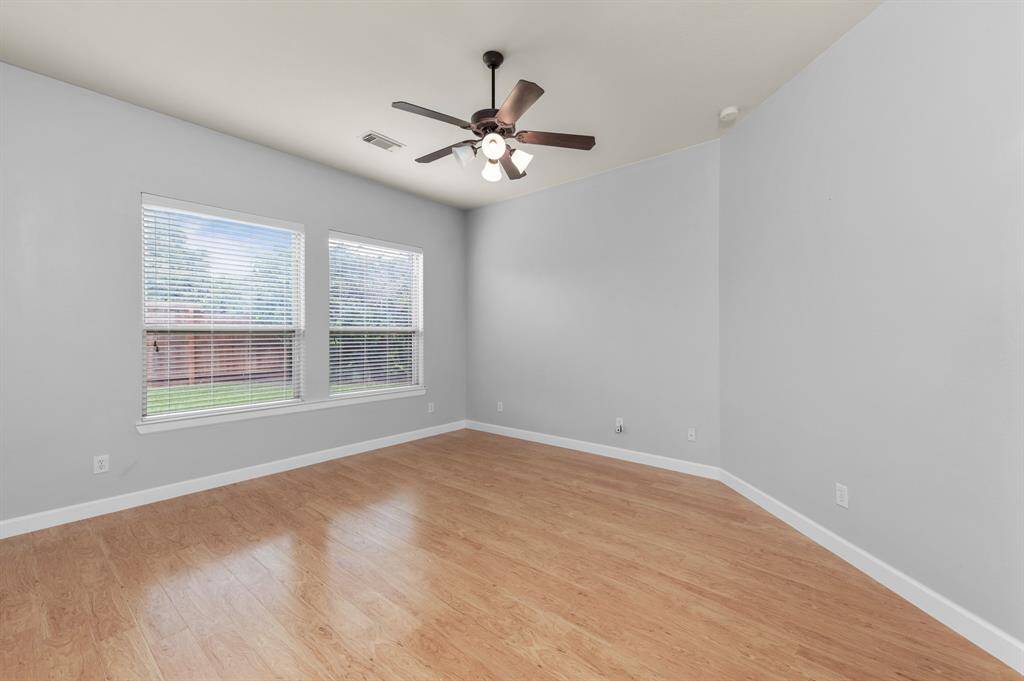 Primary bedroom - Spacious, a luxurious retreat!