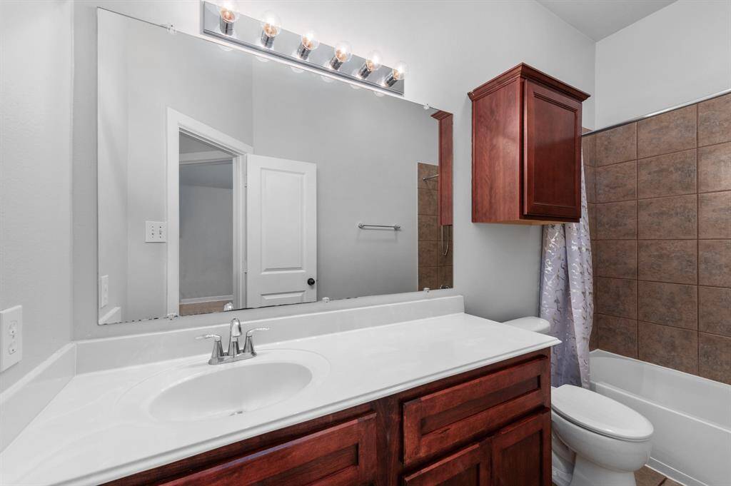 Secondary bathroom