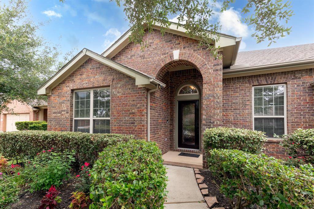 Brick front elevation and landscaped bed