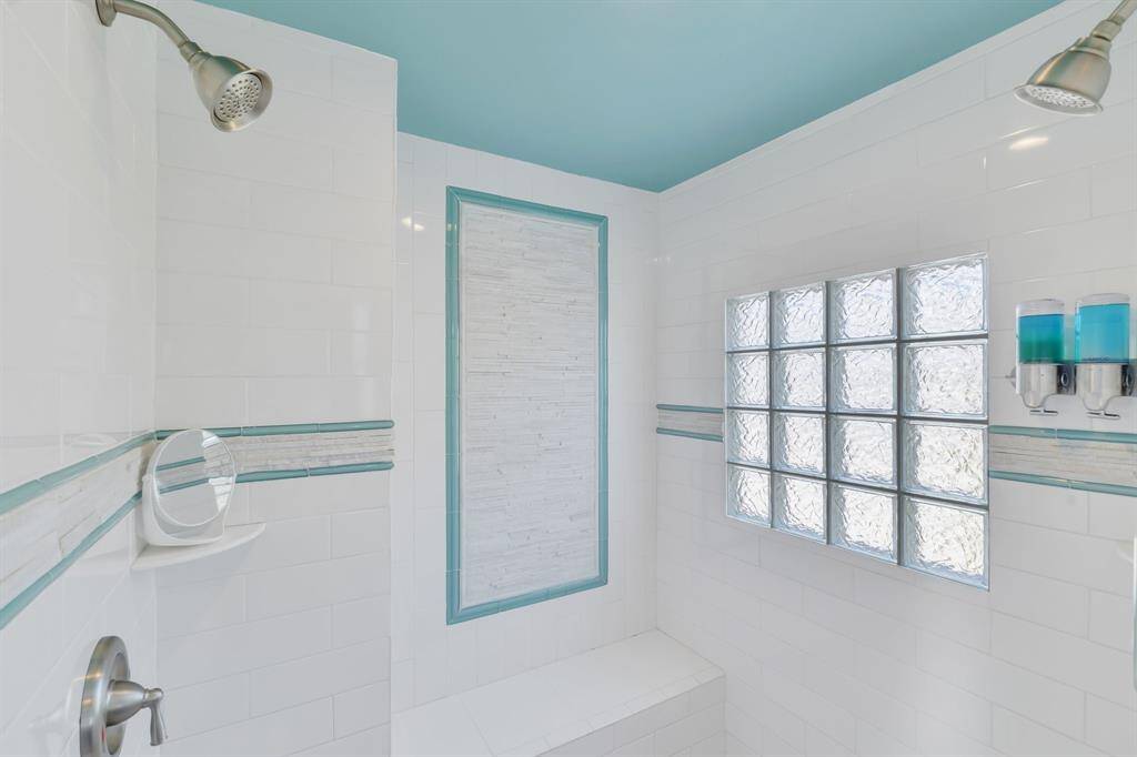 2nd level bathroom