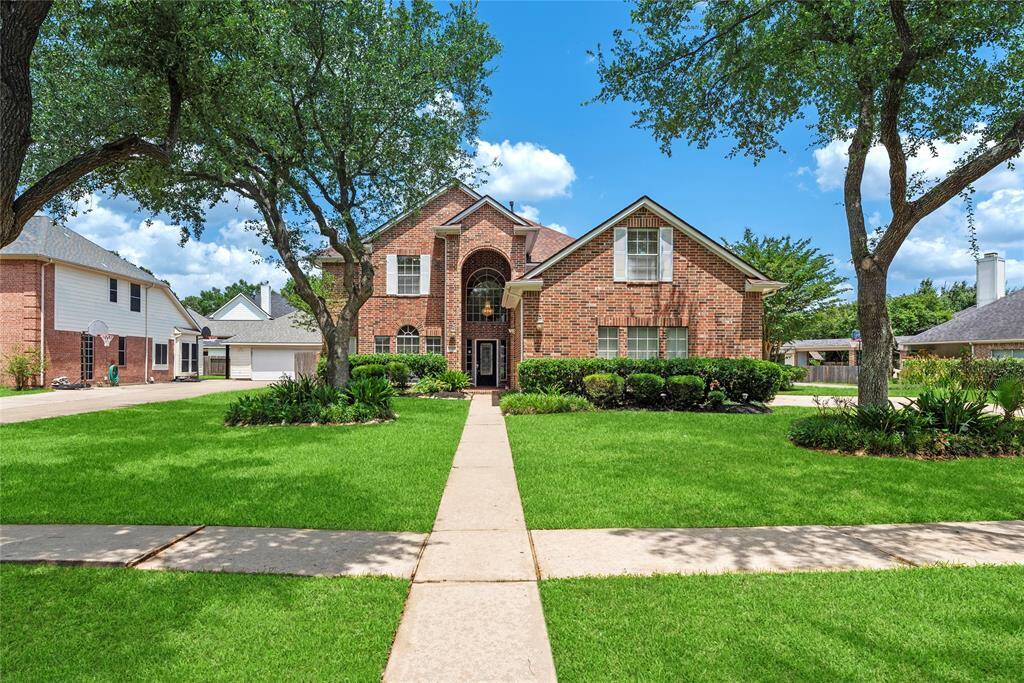 Welcome to 17406 Lonesome Dove Trail.