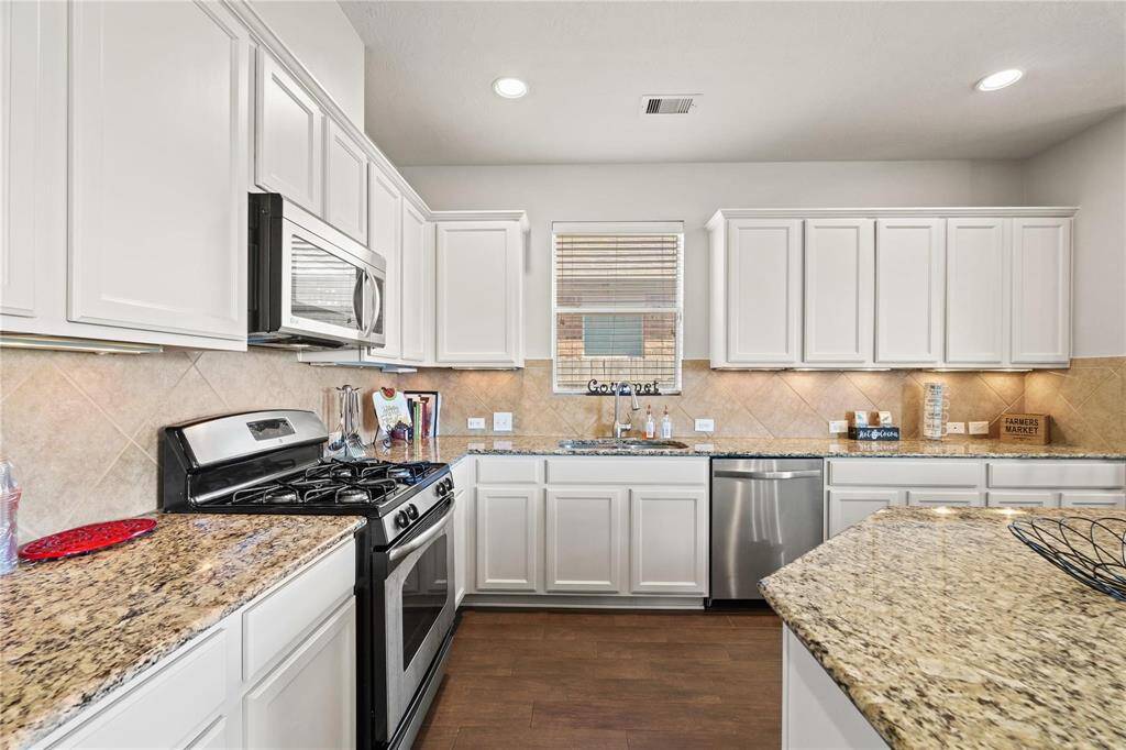 Tons of Kitchen Cabinets