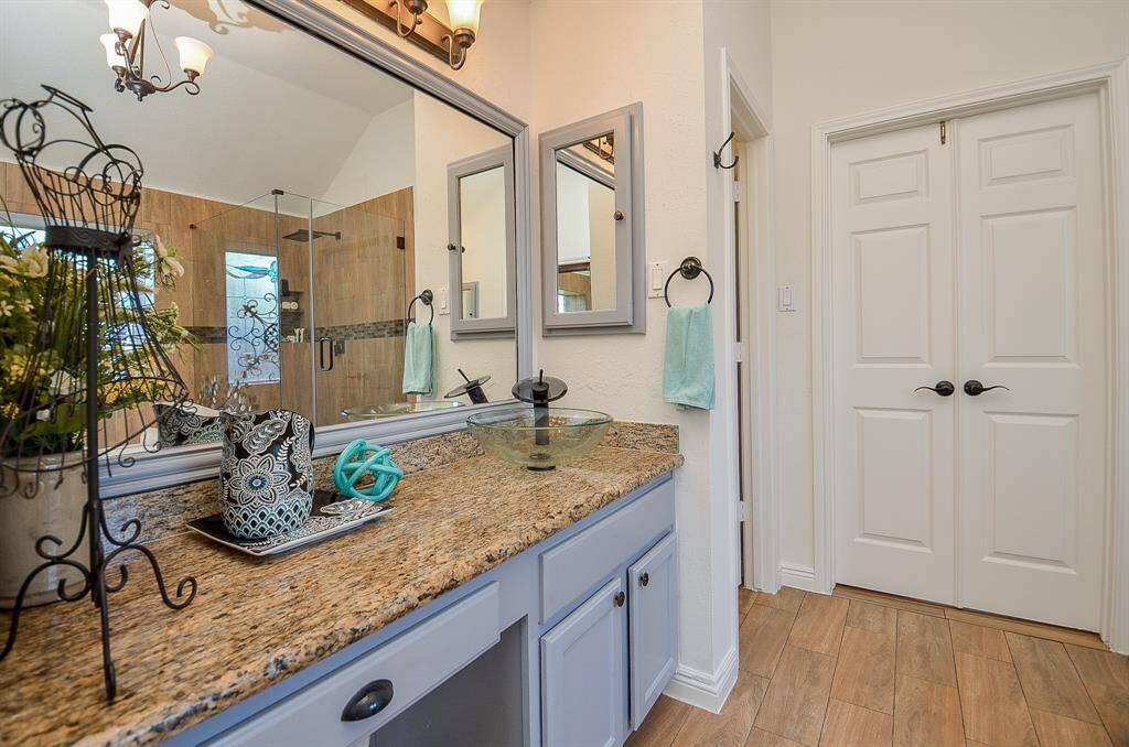 Spacious vanity for HER