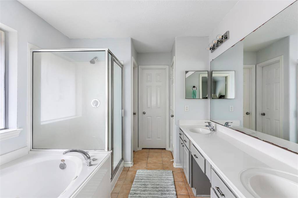 Primary ensuite with double sinks