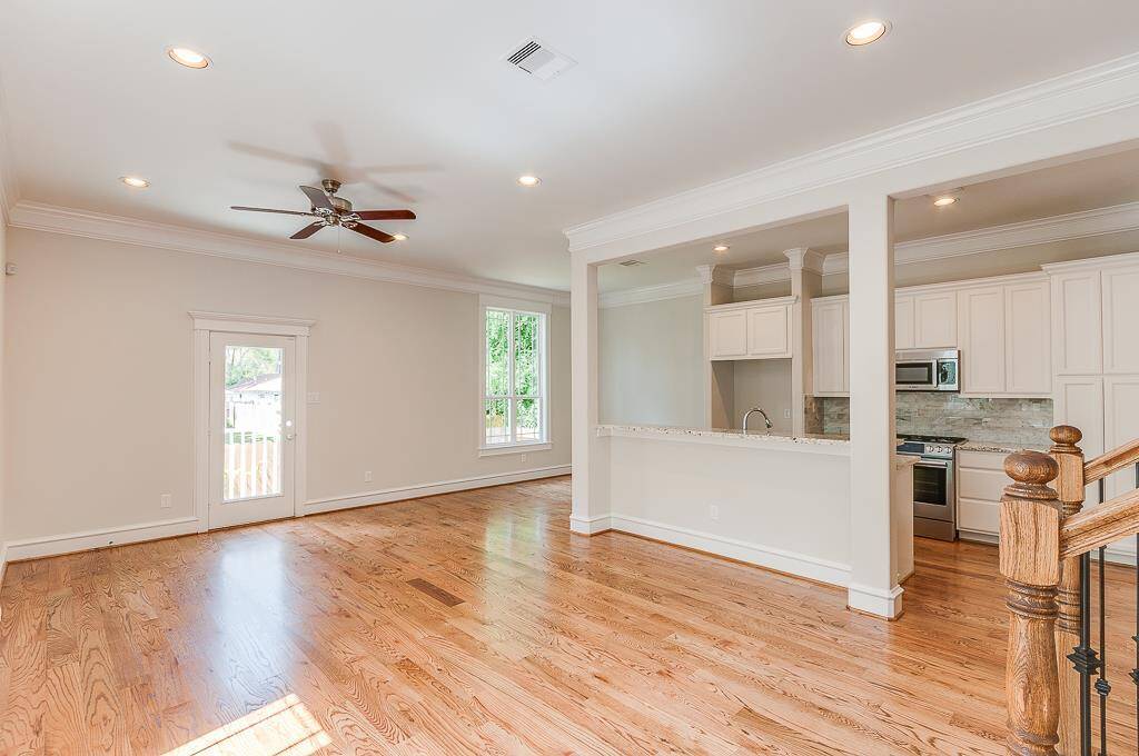 looking to the pleasant dining room just off kitchen, has big window looking at backyard
