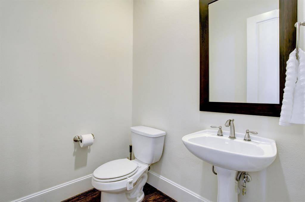 Half bath on the 2nd floor.