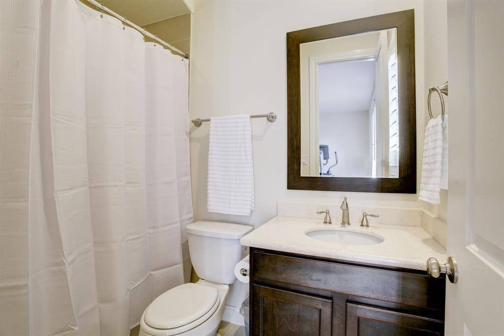 First Floor full size bathroom.