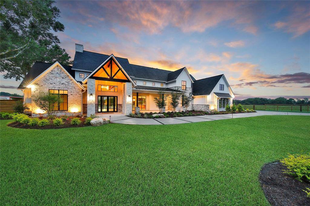 Designed to appeal to the most discerning clients, thoughtful details are included throughout the home to bring family together, bring ease in living and an atmosphere of nature and serenity.