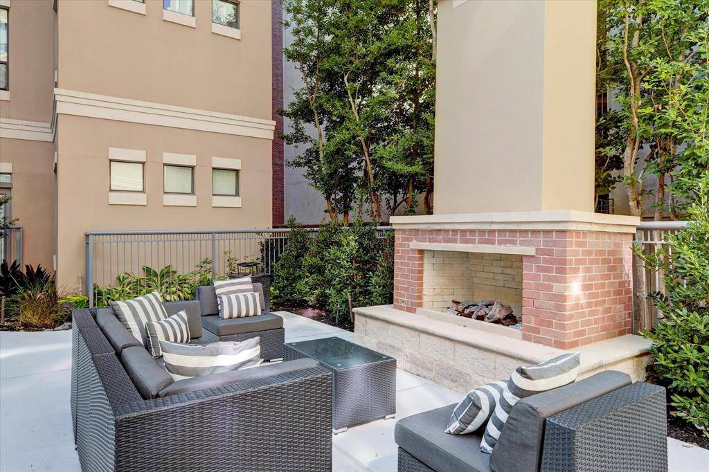 Common Area - Patio Area