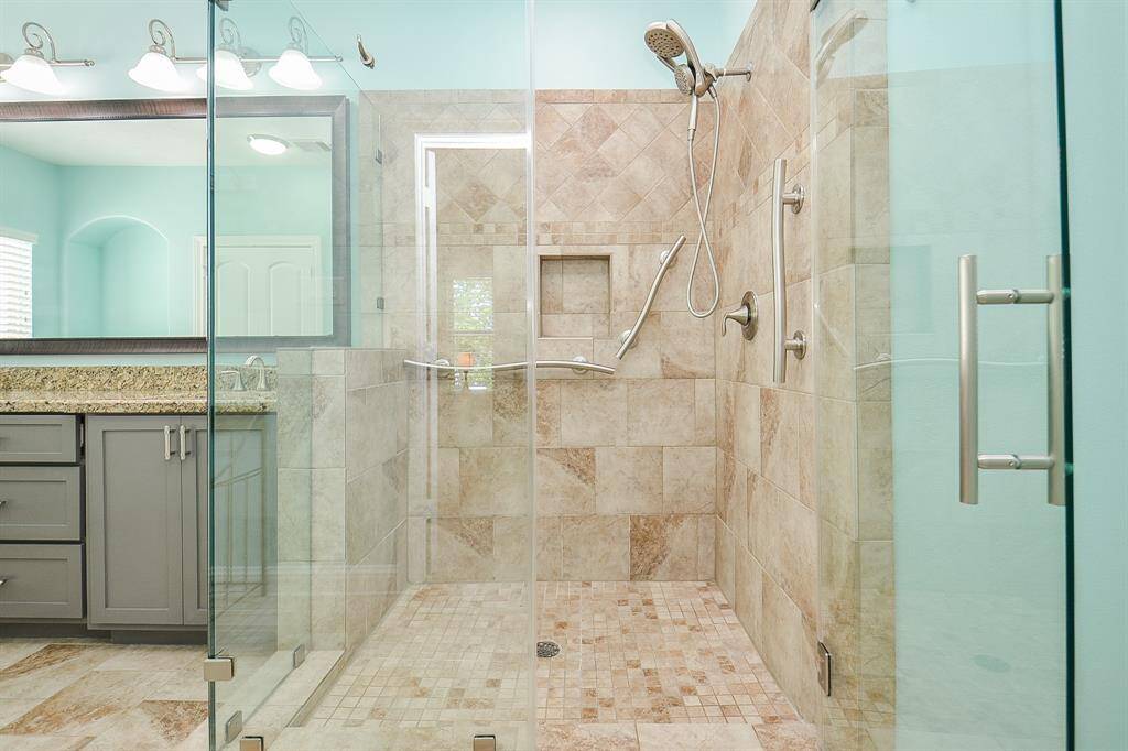 Clean lines, calm vibes. The updated shower surround (2023) and glass enclosure make every rinse feel a little more spa-like—whether it's a quick morning start or a long, quiet exhale at the end of the day.