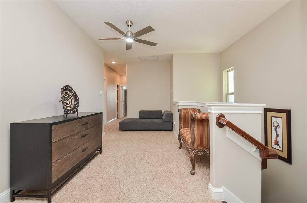 A space that works for your life. Whether it’s a home office, game night hangout, or a quiet reading corner, this versatile loft flexes to fit your routine. Bright, open, and finished with a ceiling fan, it’s that extra living space you didn’t know you needed—but won’t want to live without.