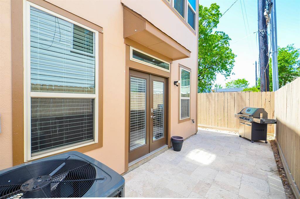 Evenings just hit different out here. This tiled patio stays shaded in the afternoon—perfect for a quiet glass of wine, a weekend BBQ, or letting the dog nap in the breeze. It’s private, peaceful, and ready for your favorite kind of unwind.