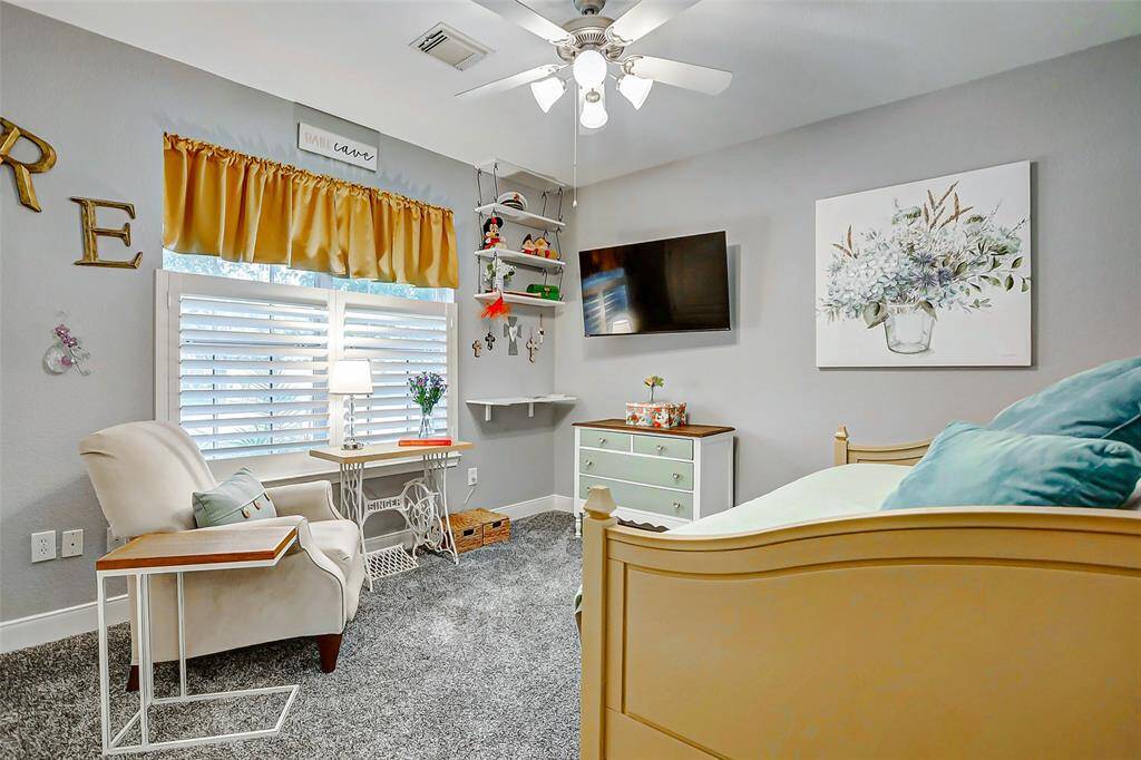 Secondary bedroom
