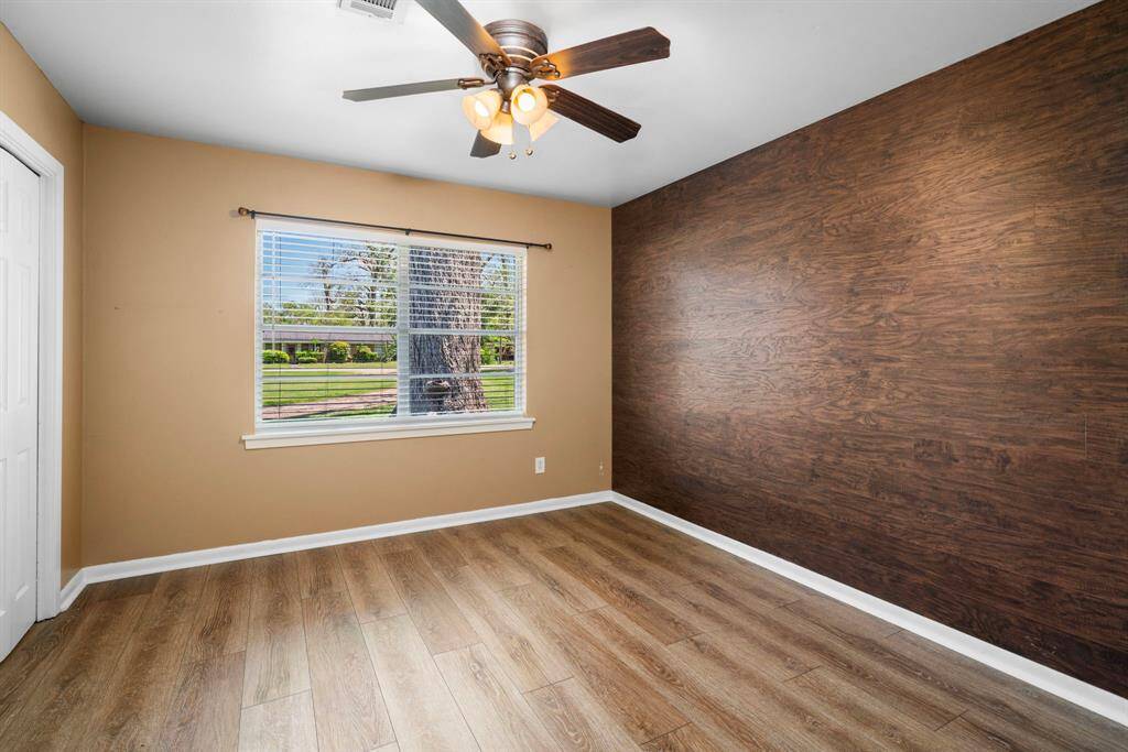 Third bedroom.