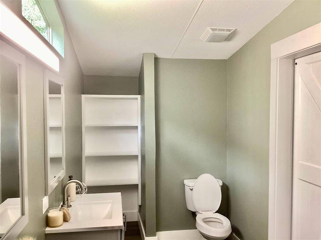 This is another angle really highlights the layout and functionality of the main bathroom