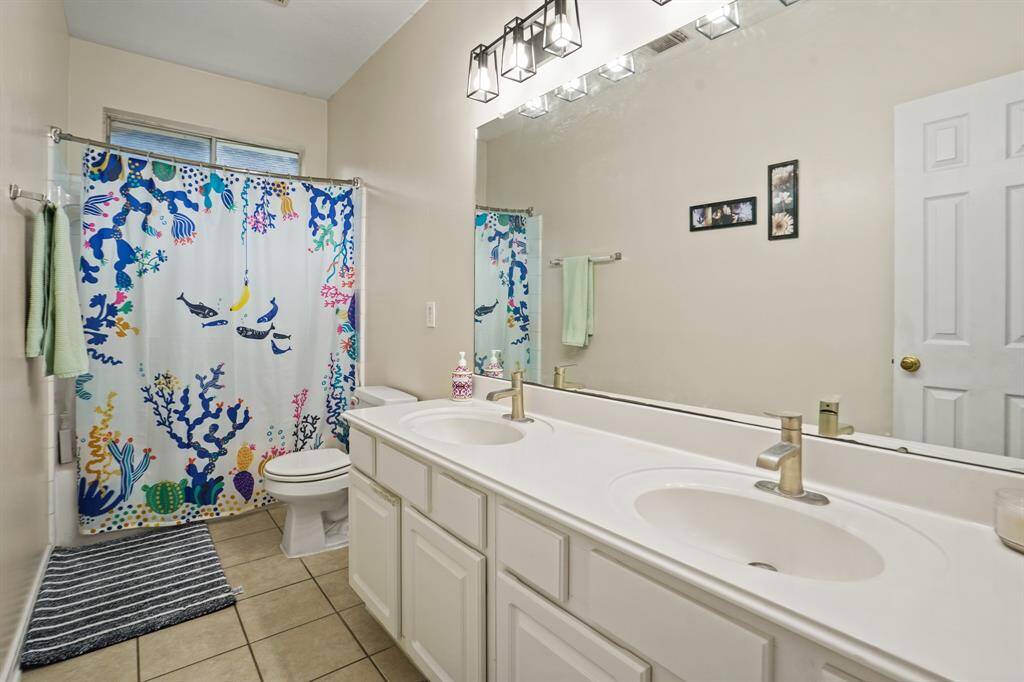 Full Bathroom