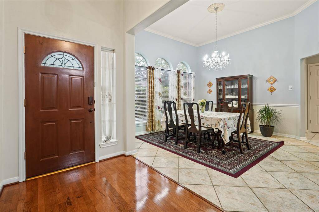 Entry + Formal Dining