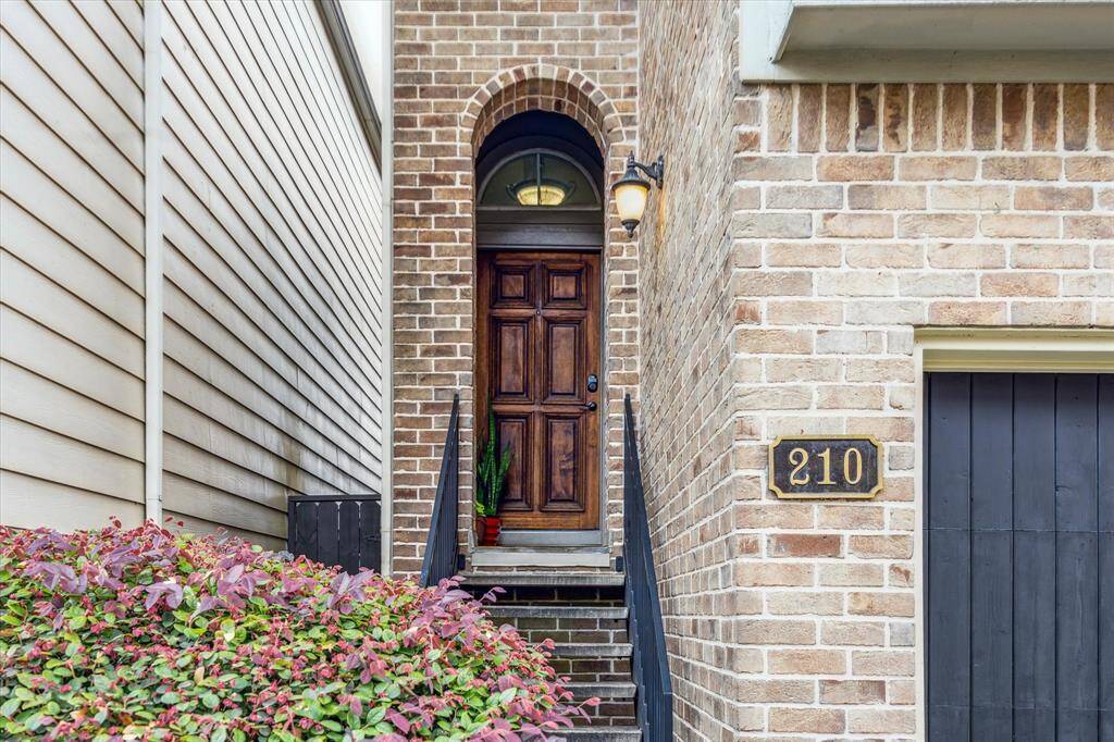 Beautiful elevated front door entry.