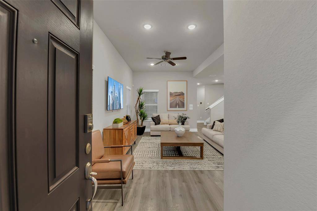 Walk in to a wonderful open floorplan!
