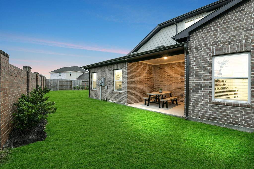 Wonderful backyard, plenty of space for pets and kids