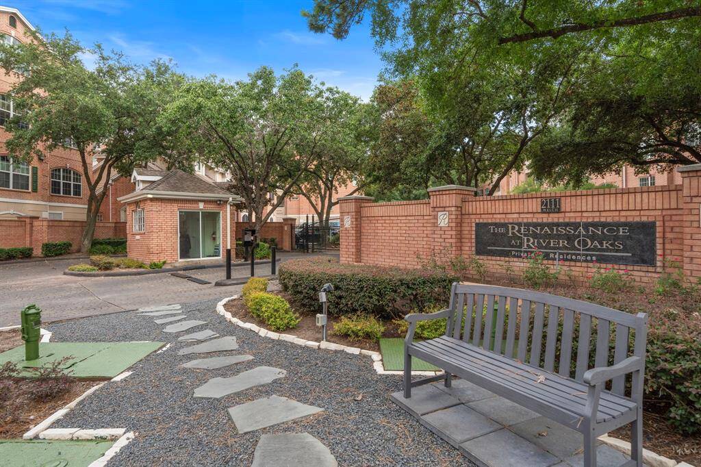 Nestled in the heart of River Oaks, The Renaissance greets you with a 24/7 manned gate entrance surrounded by mature trees, seating areas, and landscaped pavements.