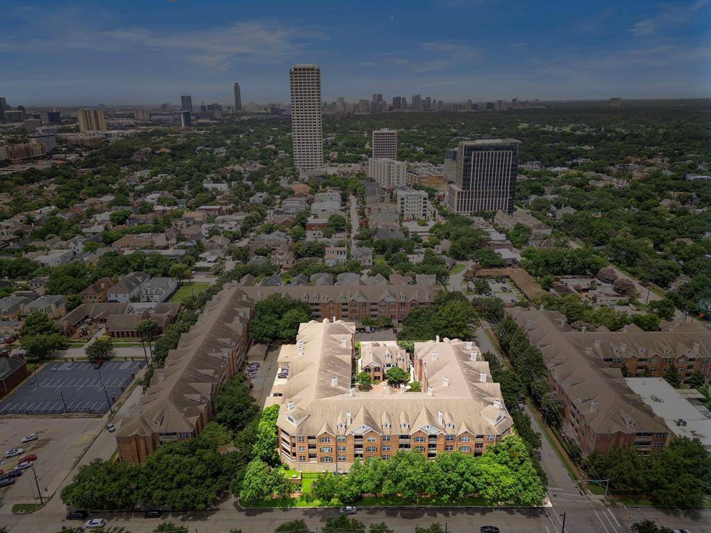 Residents of The Renaissance enjoy exceptional amenities including an outdoor swimming pool, a Mediterranean-style pool lounge area, a well-equipped fitness gym, a clubhouse for gatherings, outdoor picnic areas for relaxation and socializing, a 24/7 manned gate, and elevators.