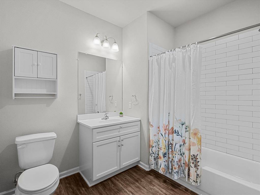 Primary Bathroom with subway tile shower!