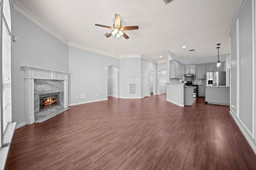 Spacious Family Room