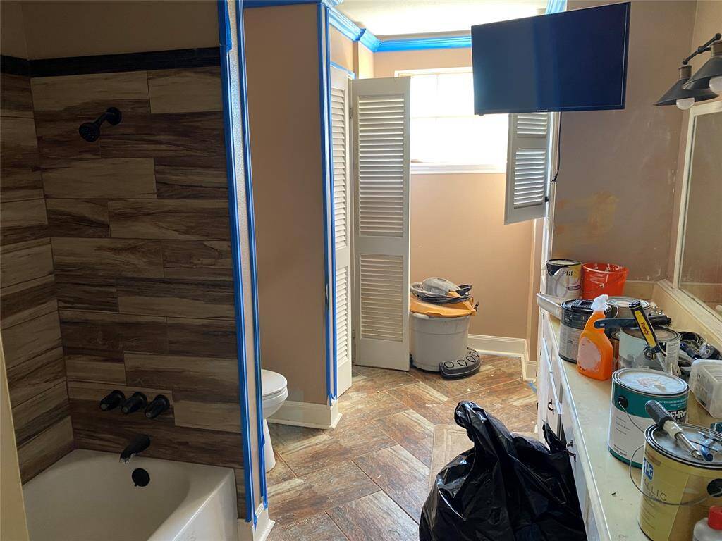 Full Bath Upstairs