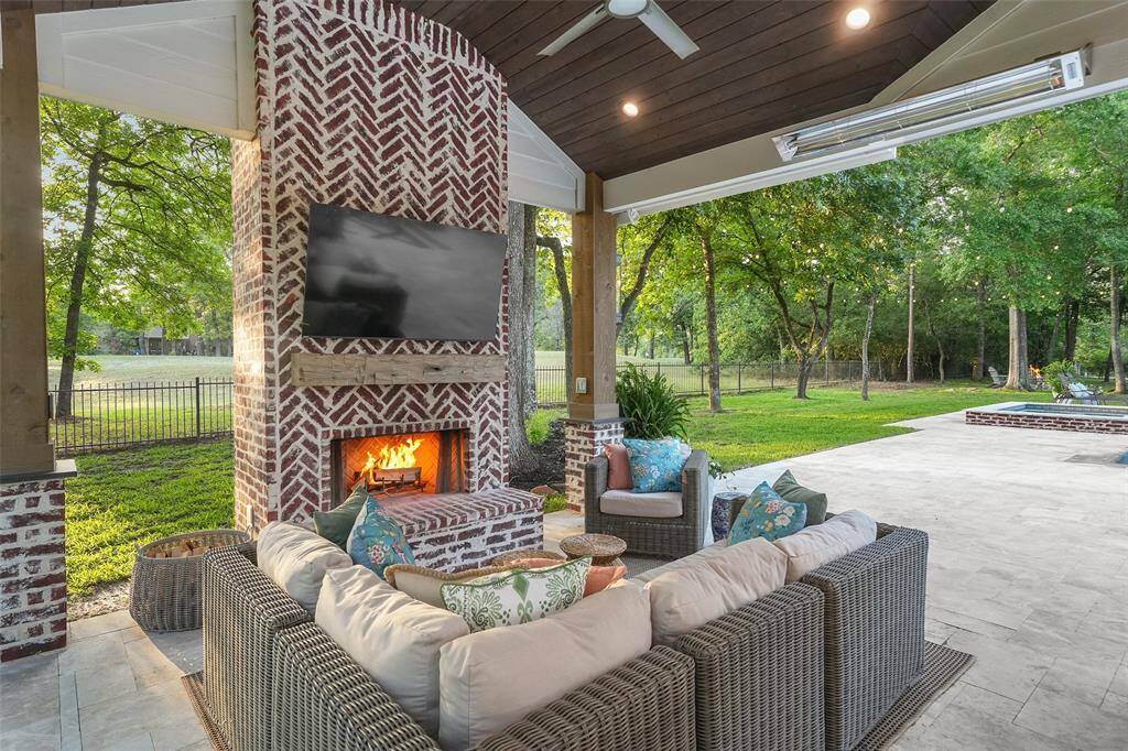 Excellent outdoor living space