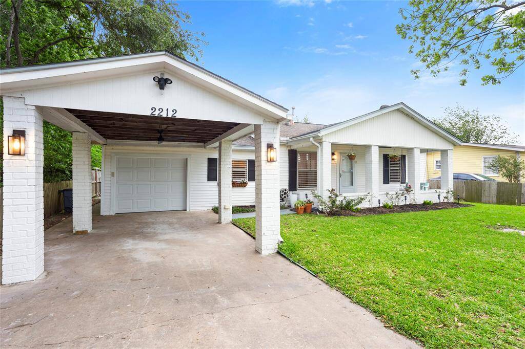 attached garage and car port for extra parking
