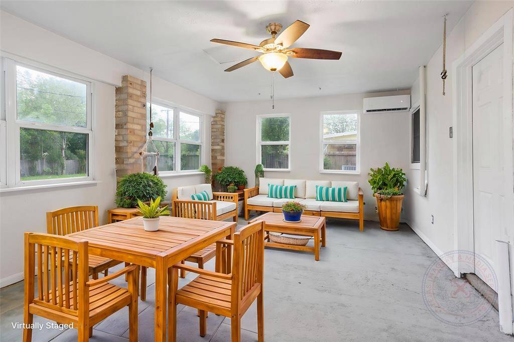 sun room virtually staged