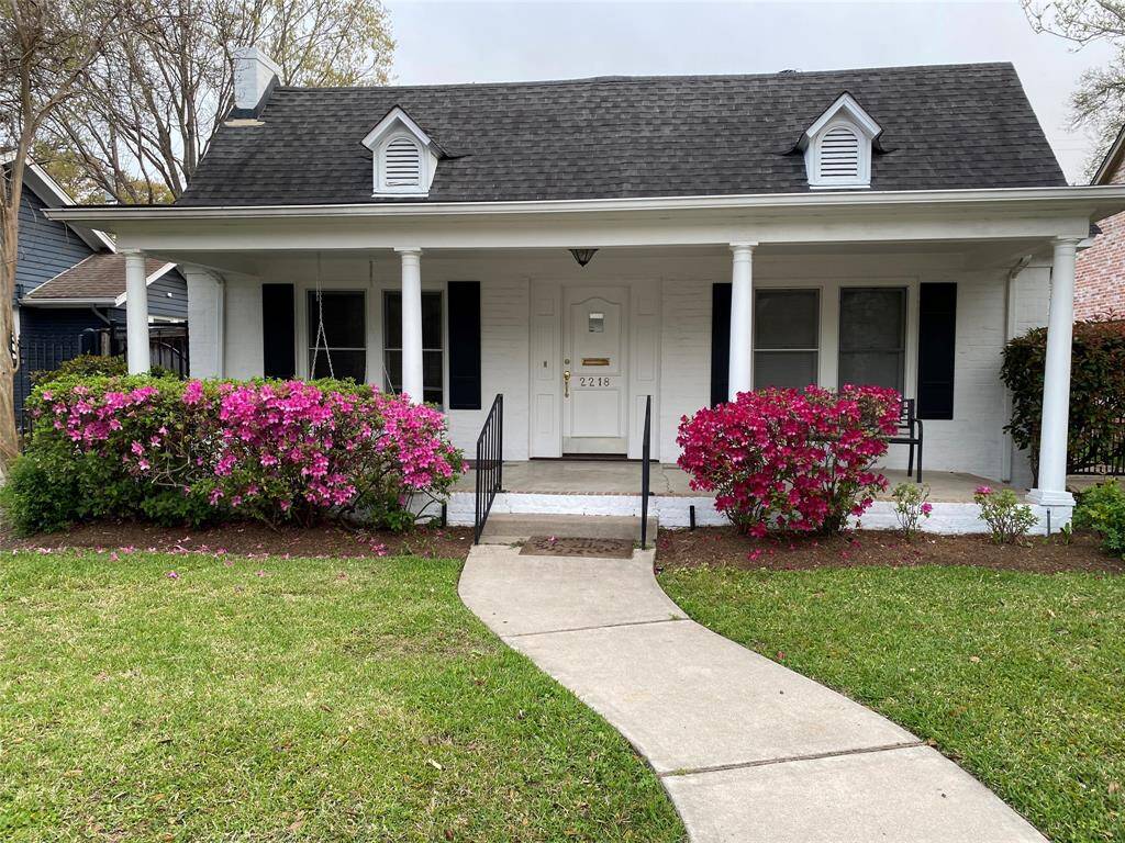The landlord requires the tenant mow and edge (or pay someone else)the grass, as needed. Landlord will take care of prun ing, fertilizing, and any other issues with the yard,