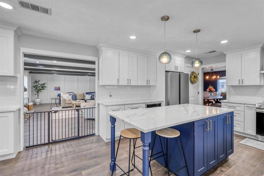 Large opening into the Family Room.