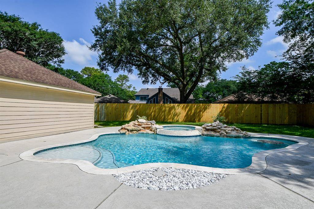 No trees in the back yard to maintain! Cool Decking to accommodate all your outdoor furniture!