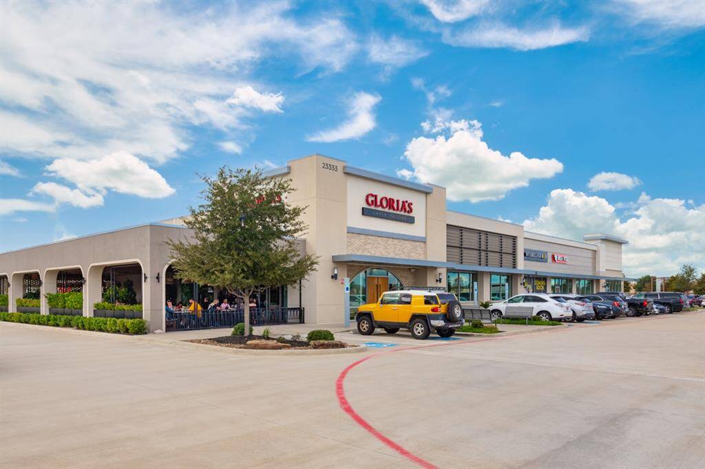 Minutes from 99 and I-10, UH Katy & Katy Asia Town with top new restaurants and entertainment!