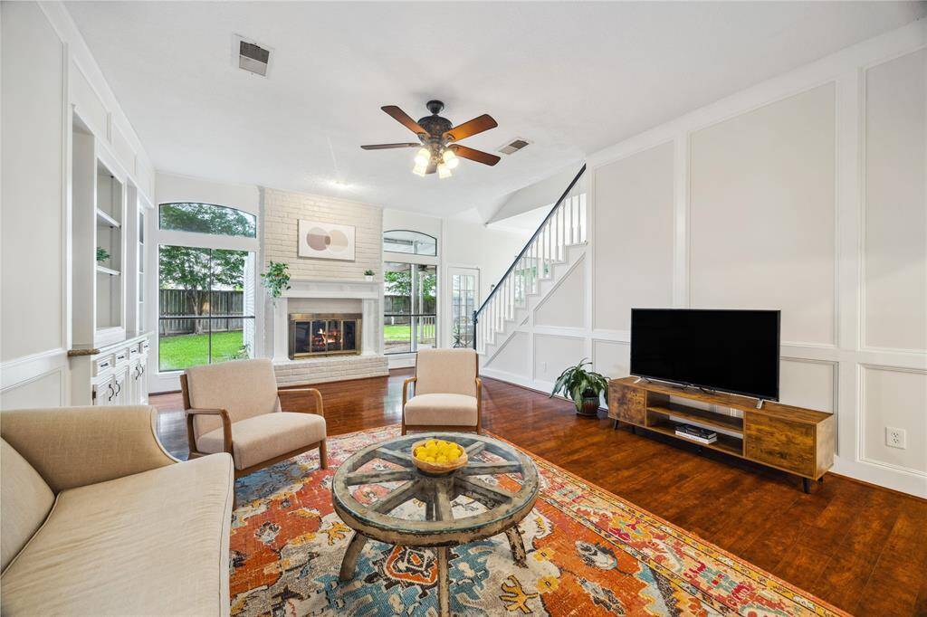 This home flows perfectly from the living room to the dining room, kitchen and breakfast nook.