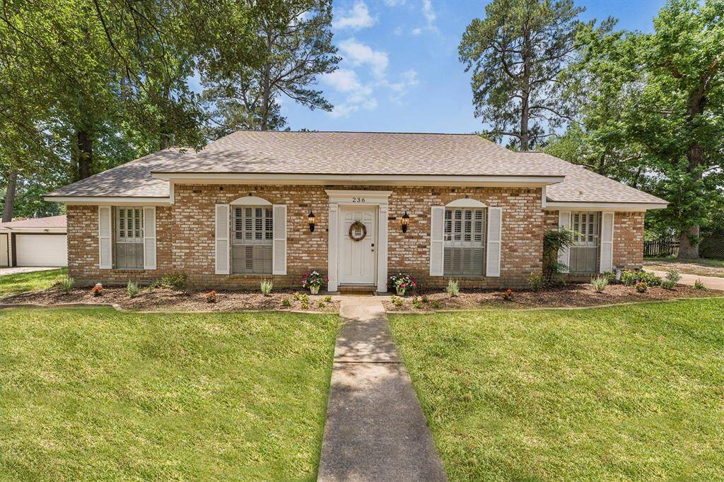 Welcome to 236 Pine Valley Rd!