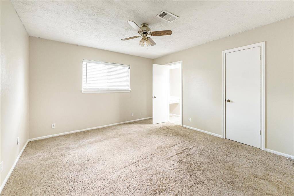 Bedroom #3 connects to jack-n-jill bathroom