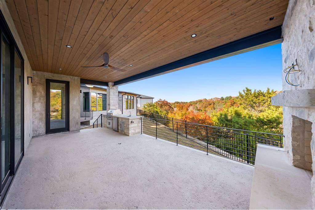 Outdoor Kitchen