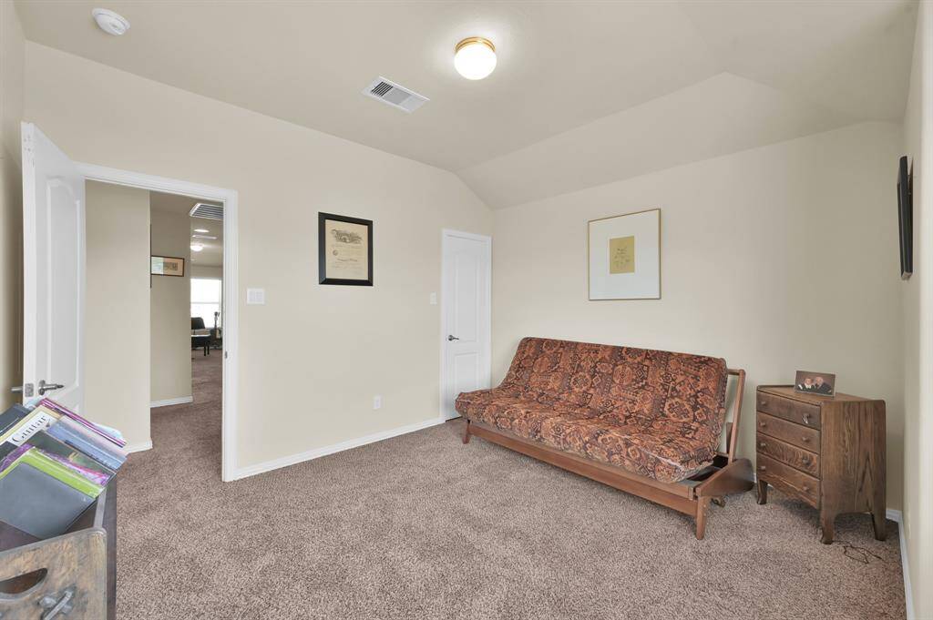 Guest bedroom