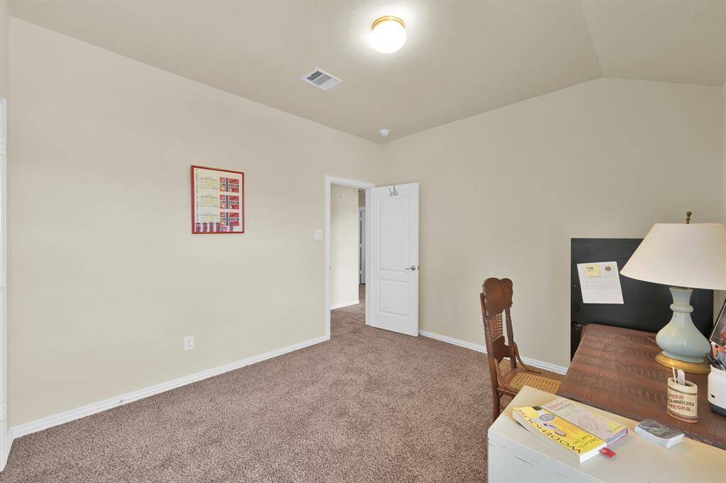 Guest bedroom