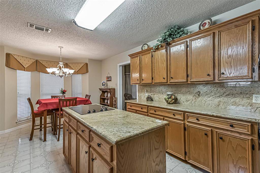 Granite Counter Tops and Abundance of Cabinets