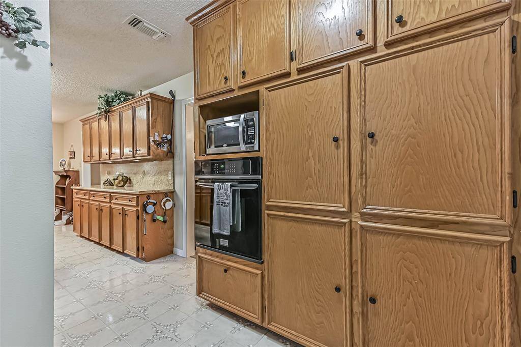 Built in Oven and More Storage