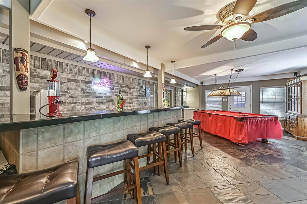 Den / Entertainment Area